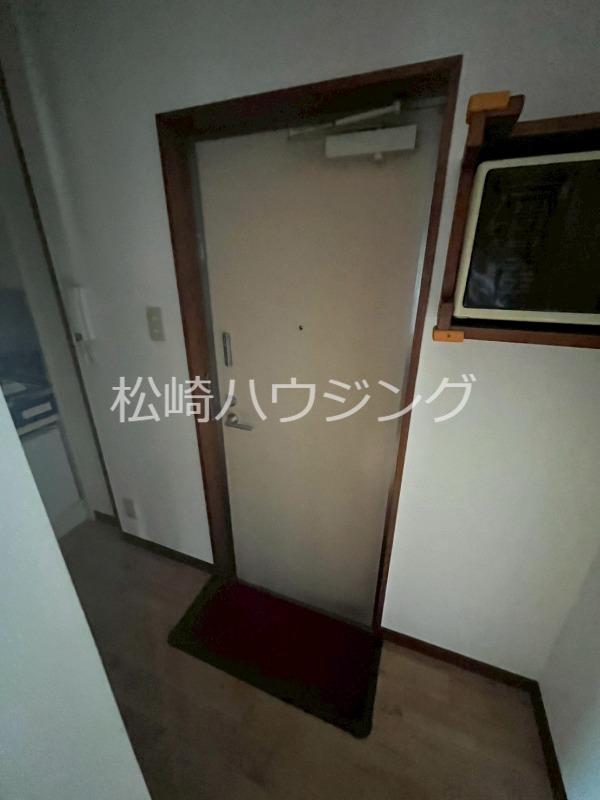 ユングハイム1階 玄関