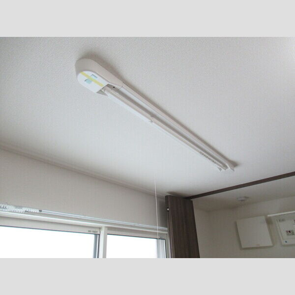 N・D-ROOM IIDACHOU　A棟103号室 室内物干し