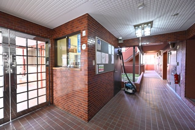 セザール西高島平4階 エントランス