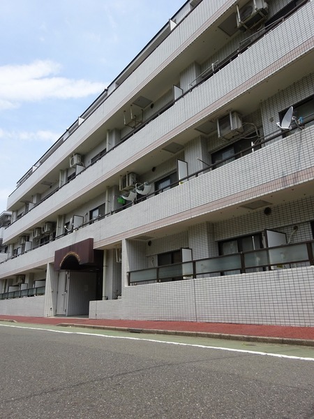 ライオンズマンション高島平202号室 外観