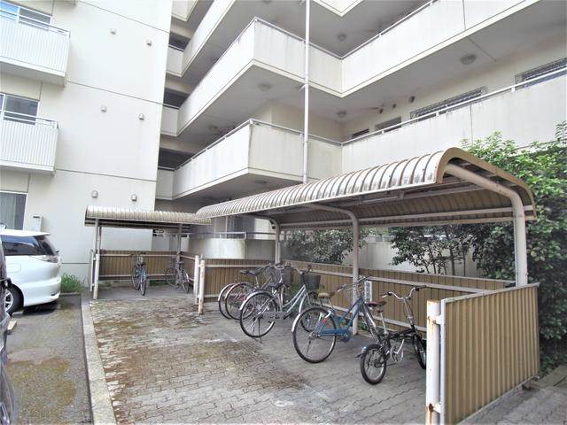 ヒルサイドコート松戸2階 駐輪場