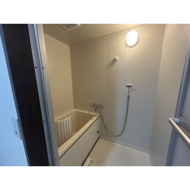 グランデュール瀬戸岡201号室 お風呂