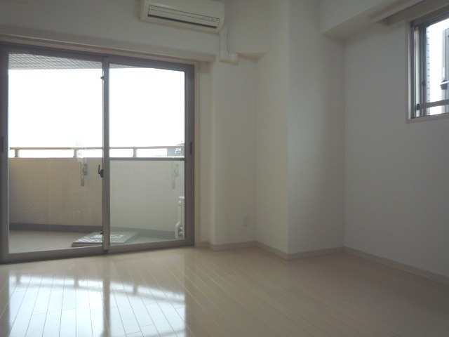 ガラ・ステーション岩本町North 洋室