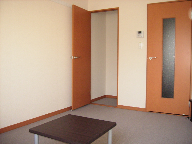 レオパレスグランドール402号室 内観