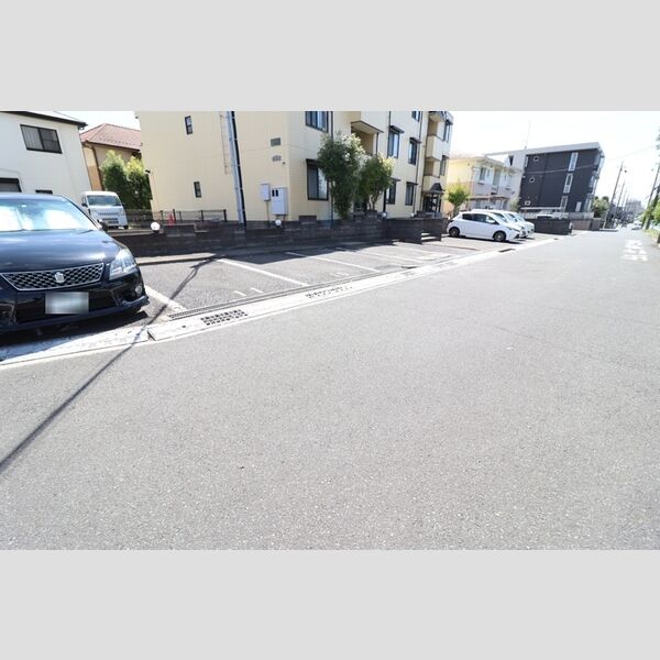 アネシス205号室 駐車場