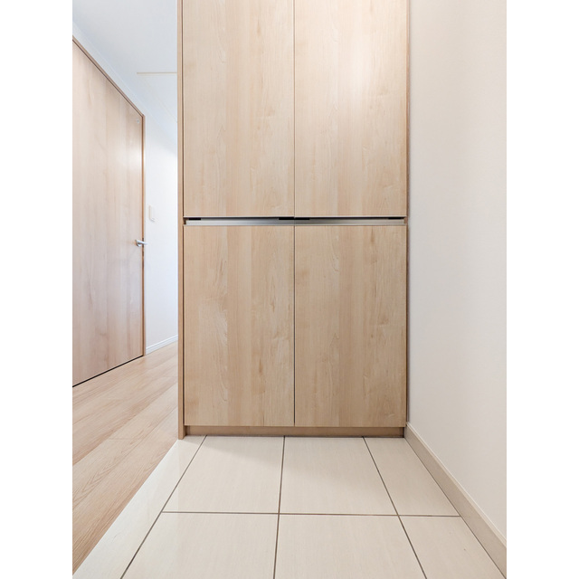 オーパスホームズ白山0502号室 玄関