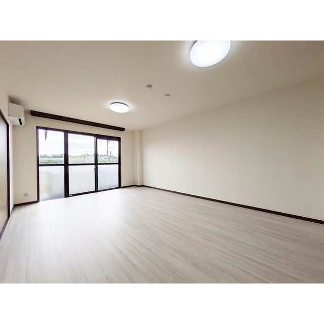 モンメール大磯303号室 リビング