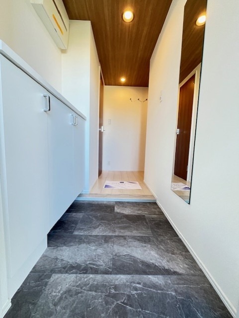 レジディア南千住5階 玄関