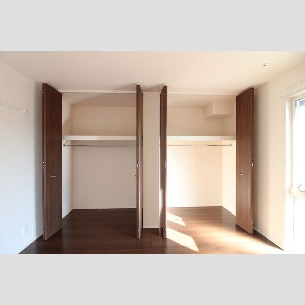 ヴューテラス寺尾の森　B 南側洋室クローゼット