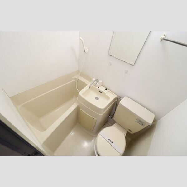 メゾンエクシード203号室 浴室(洗面台付き)