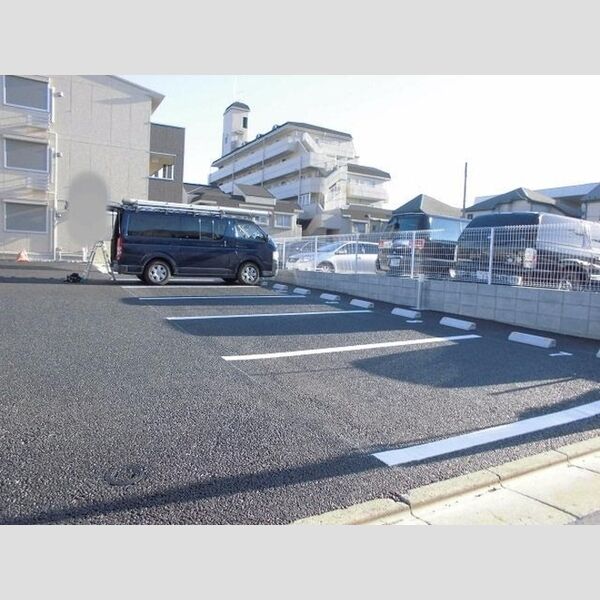 ダンディライオン 駐車場