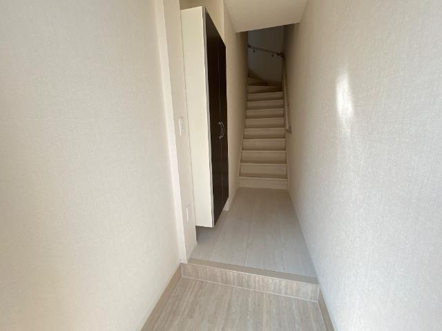 リッシュ201号室 玄関