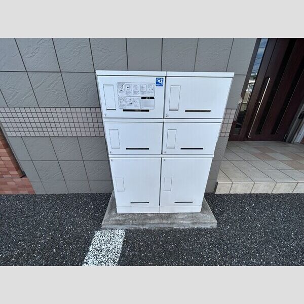 イマヴリューマンション106号室 宅配ボックス