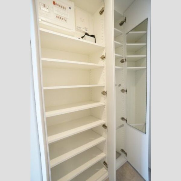 プライムメゾン森下WEST211号室 玄関