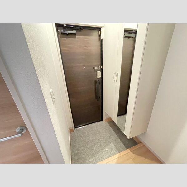 メゾンサニーサイド 玄関