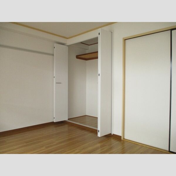 グラン・シャリオ101号室 収納