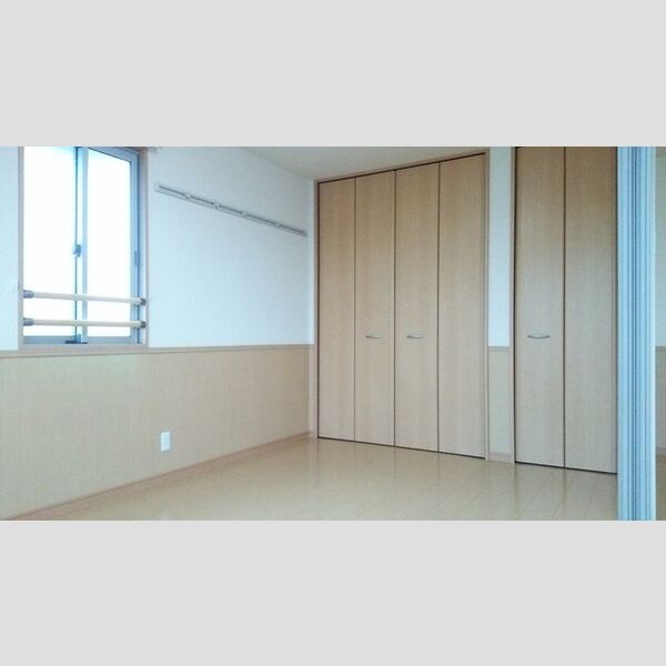 バニュルスⅣ303号室 洋室