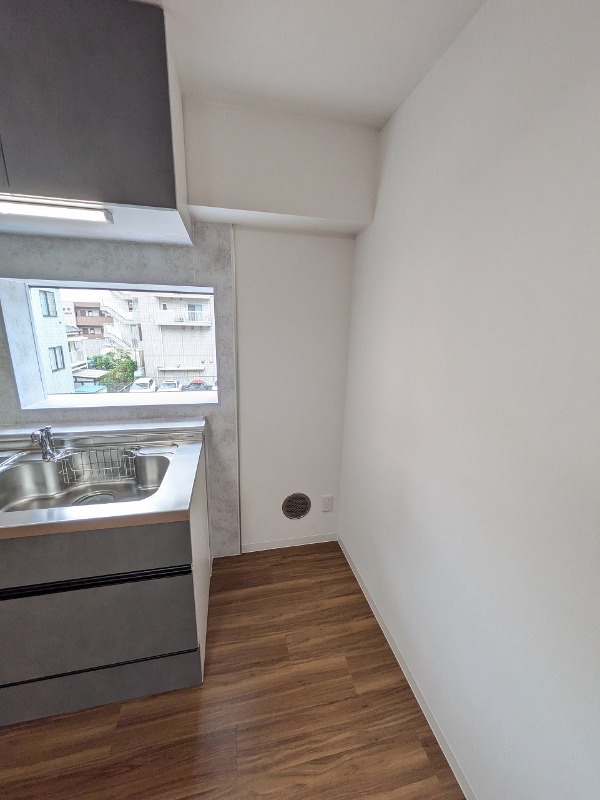 フロレセール(E-066) 冷蔵庫置場