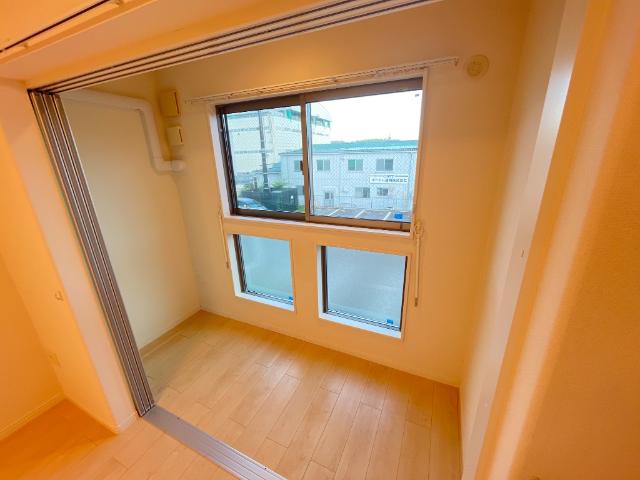 ハーモニーヒルズ202号室 インナーバルコニー