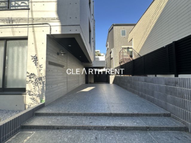 Ｐｒｉｍａｌ 石神井公園5階 帰るたび、期待が高まるエントランスアプローチ