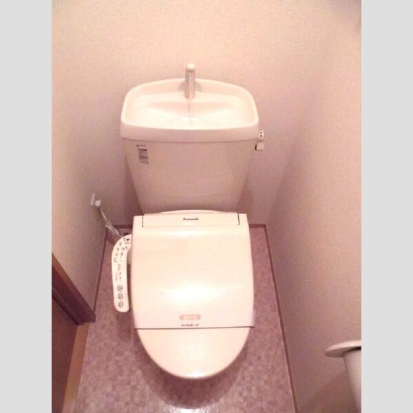 グランフィールドⅢ307号室 温水洗浄便座