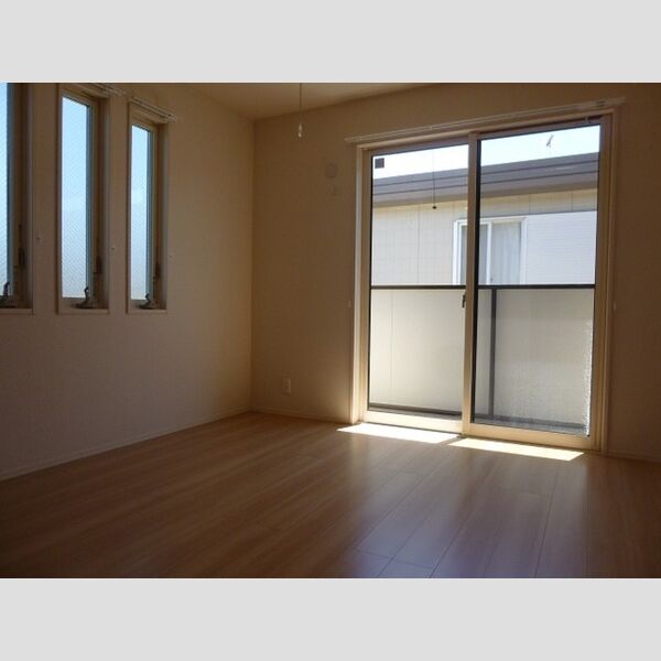 クレアーレ弐番館101号室 2F南側洋室