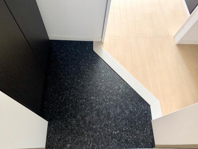 ライズウィング201号室 玄関