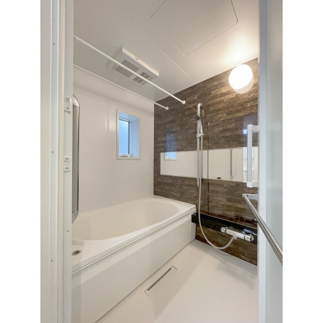 シャーメゾン国立ウエスト 浴室乾燥機付き