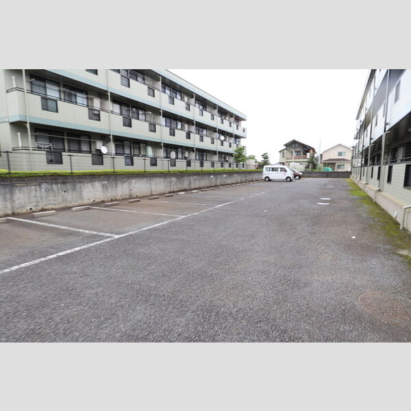 プレヤーデン　B101号室 駐車場