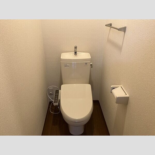 フォレストヒルズ　C 温水洗浄暖房便座