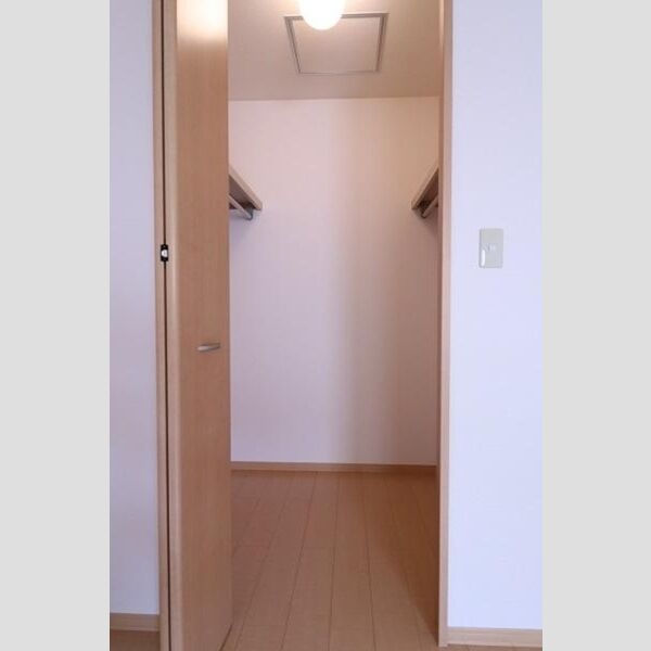 モナリエ平和台　ⅠⅡⅢ ウォークインクローゼット