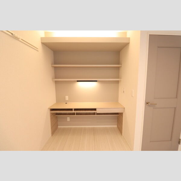 トリシア・コトブキ201号室 ワークデスク