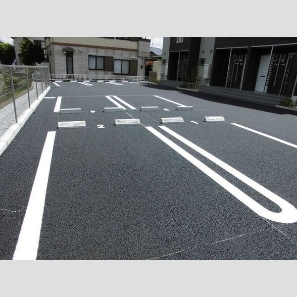 サン・コーポラス 駐車場