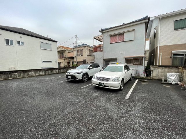 富士美ハイツ 駐車場