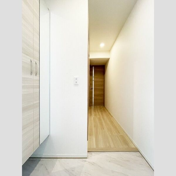 ルリアン千住緑町 玄関