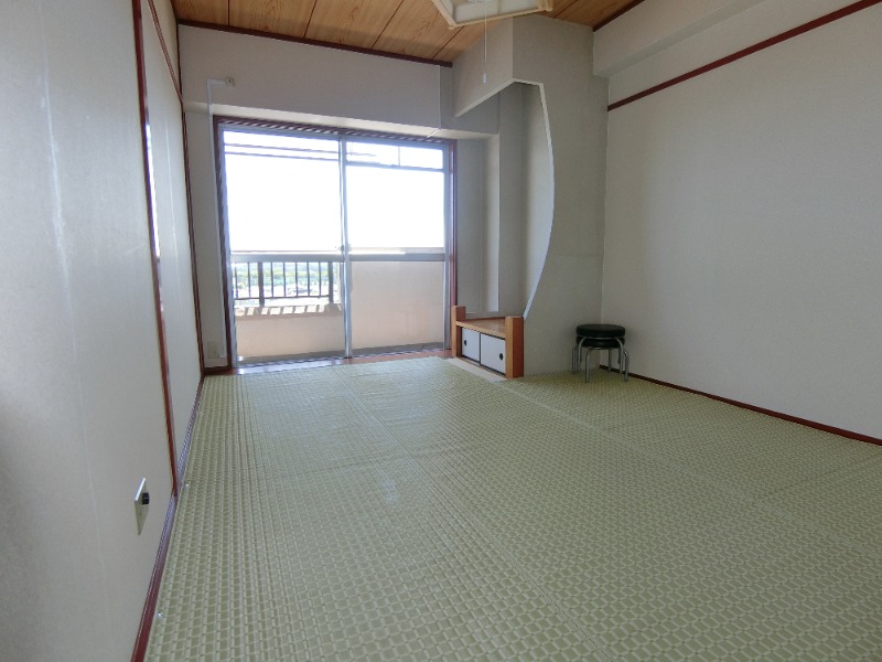 スカイマンションＡ棟9階 窓際に板場が少し有り