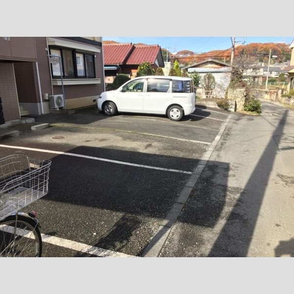 ヴィラージュ 駐車場