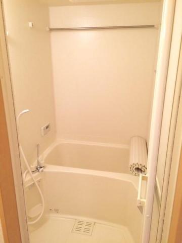 ヴァンベール201号室 バス