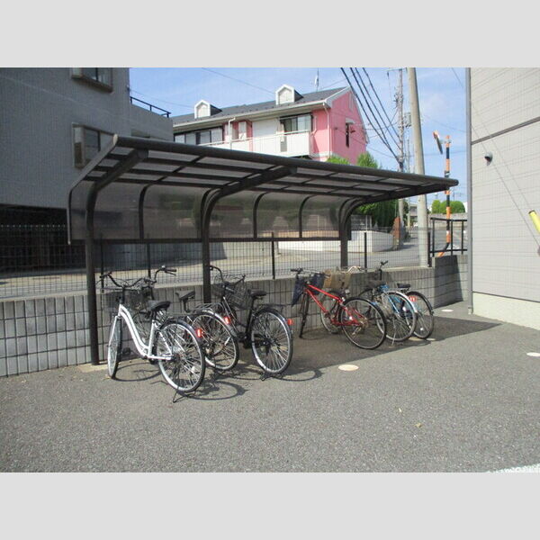 エバーグリーン　八番館 駐輪場