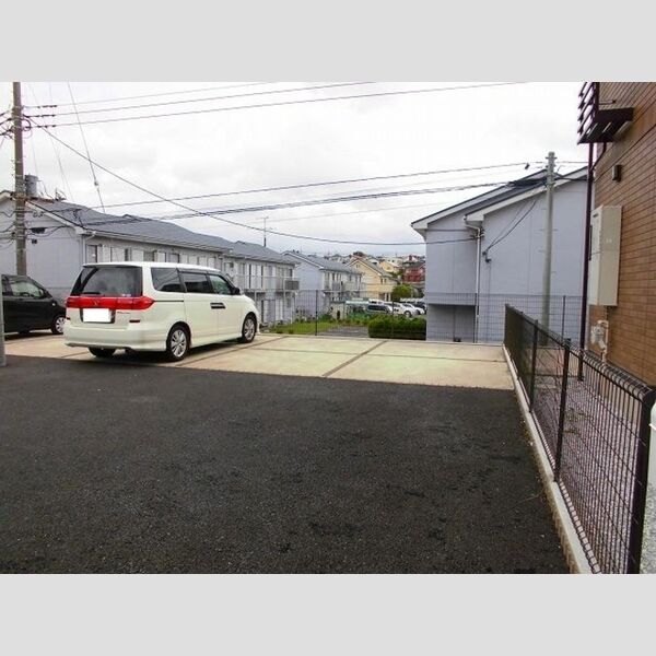 Ciel(シエル)　H 駐車場