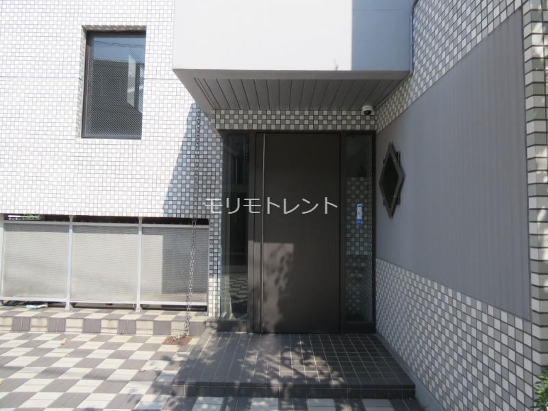 ブロックスコート3階 エントランス