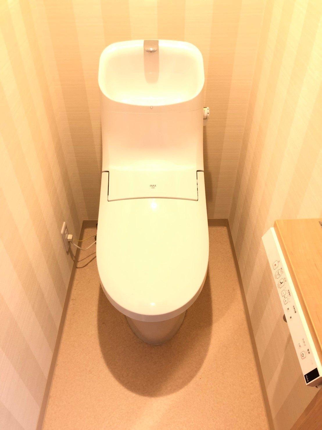 CasaK スマホ置きにも！台付2連紙巻　シャワートイレ