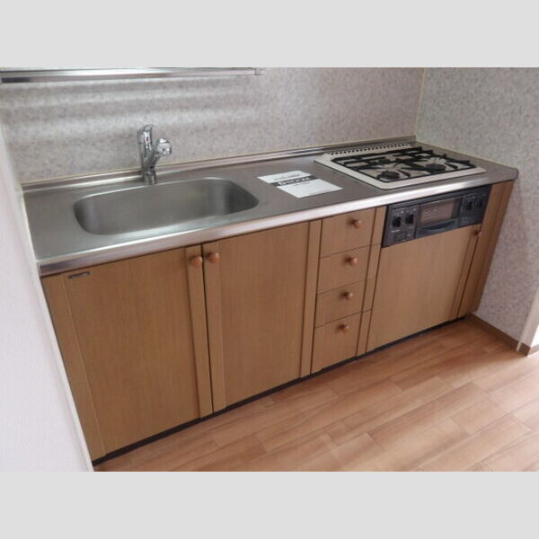 ベルウッド弐番館 3口ガスコンロ付システムキッチン