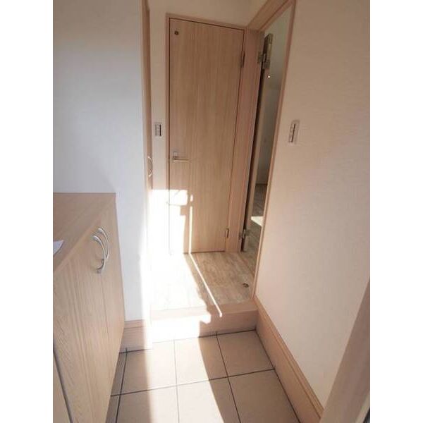 レジデンスセイワ 玄関