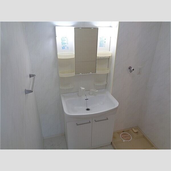 リビングタウンほたる野　B102号室 洗髪洗面化粧台