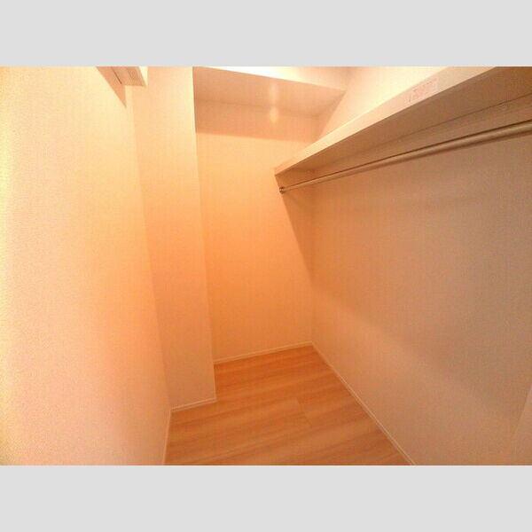 メゾン　ボナール　A102号室 収納