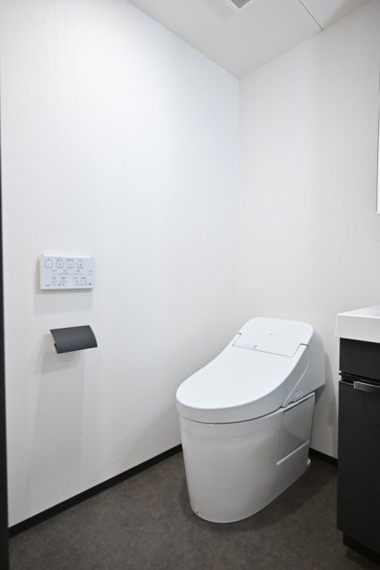 ＧＲＡＮＳＩＴＥ　ＮＡＫＡＭＥＧＵＲＯ5階 トイレ