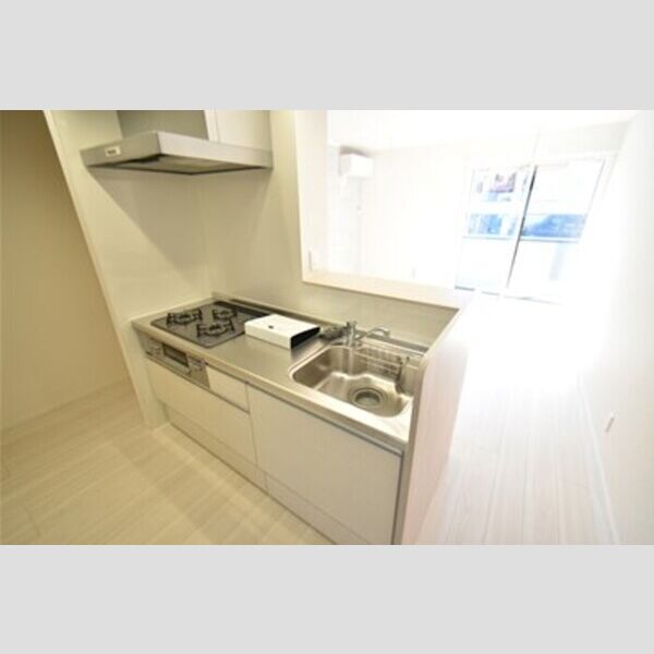 ロイヤルヒルズ103号室 キッチン