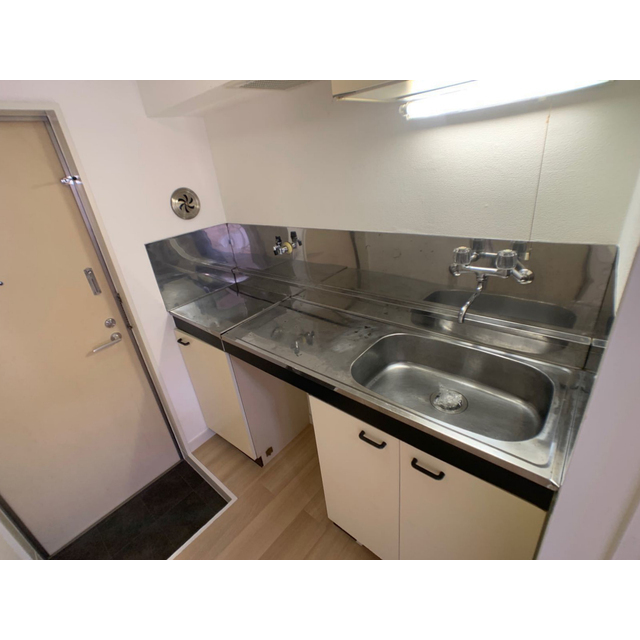 アマリリス205号室 内観