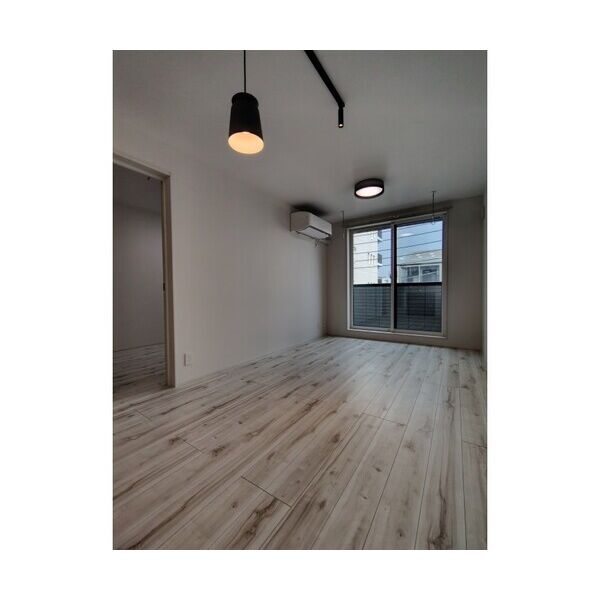 Forest　Maison　KOMAGOME　NORTH302号室 リビング